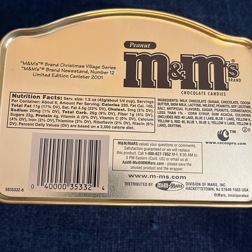Two Limited Edition Vintage M&Mโs Christmas Tins - Picture 11 of 16